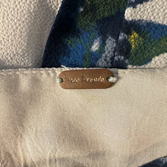 EUC - Free People Gorgeous White/Blue Floral Dress - Size Small - Picture 3 of 3